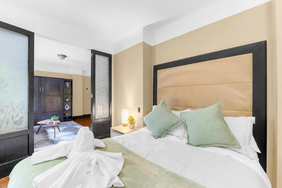 Highly Desired Times Square Apartment With Gym New York